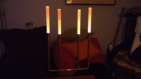 Kerzenleuchter mit Candle-Effekt